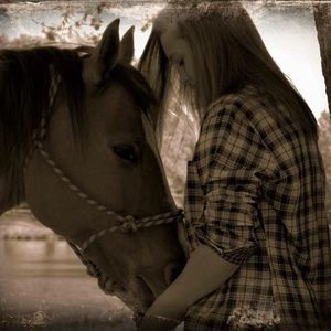 Meet your Posher, Hollie